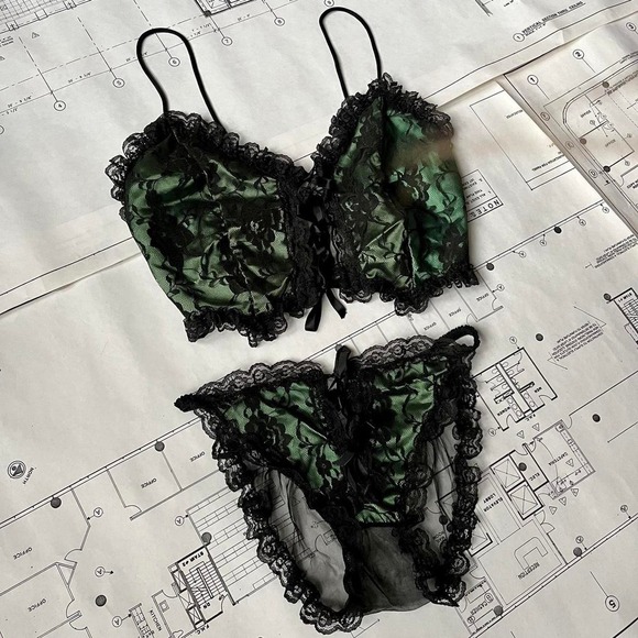 Vintage 80s emerald green 2 piece lingerie set